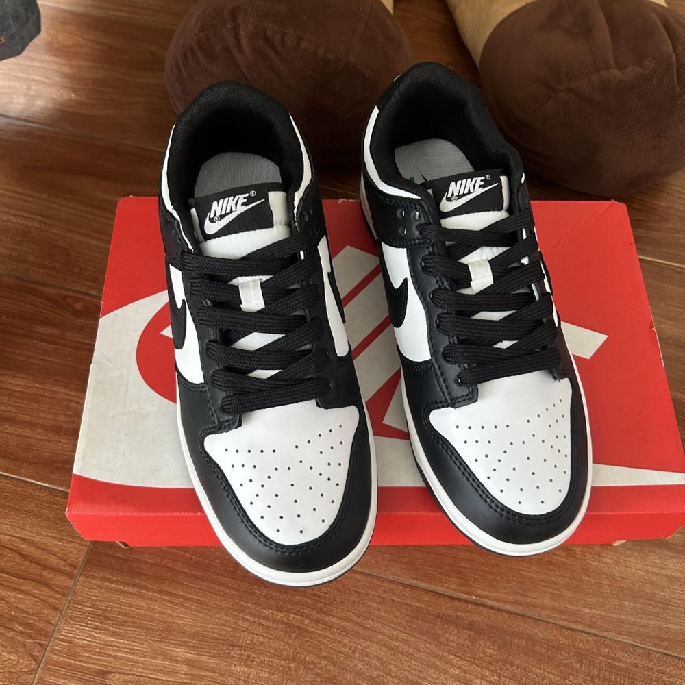 Nike dunk black and white Panda sneakers - Picture 3 of 5